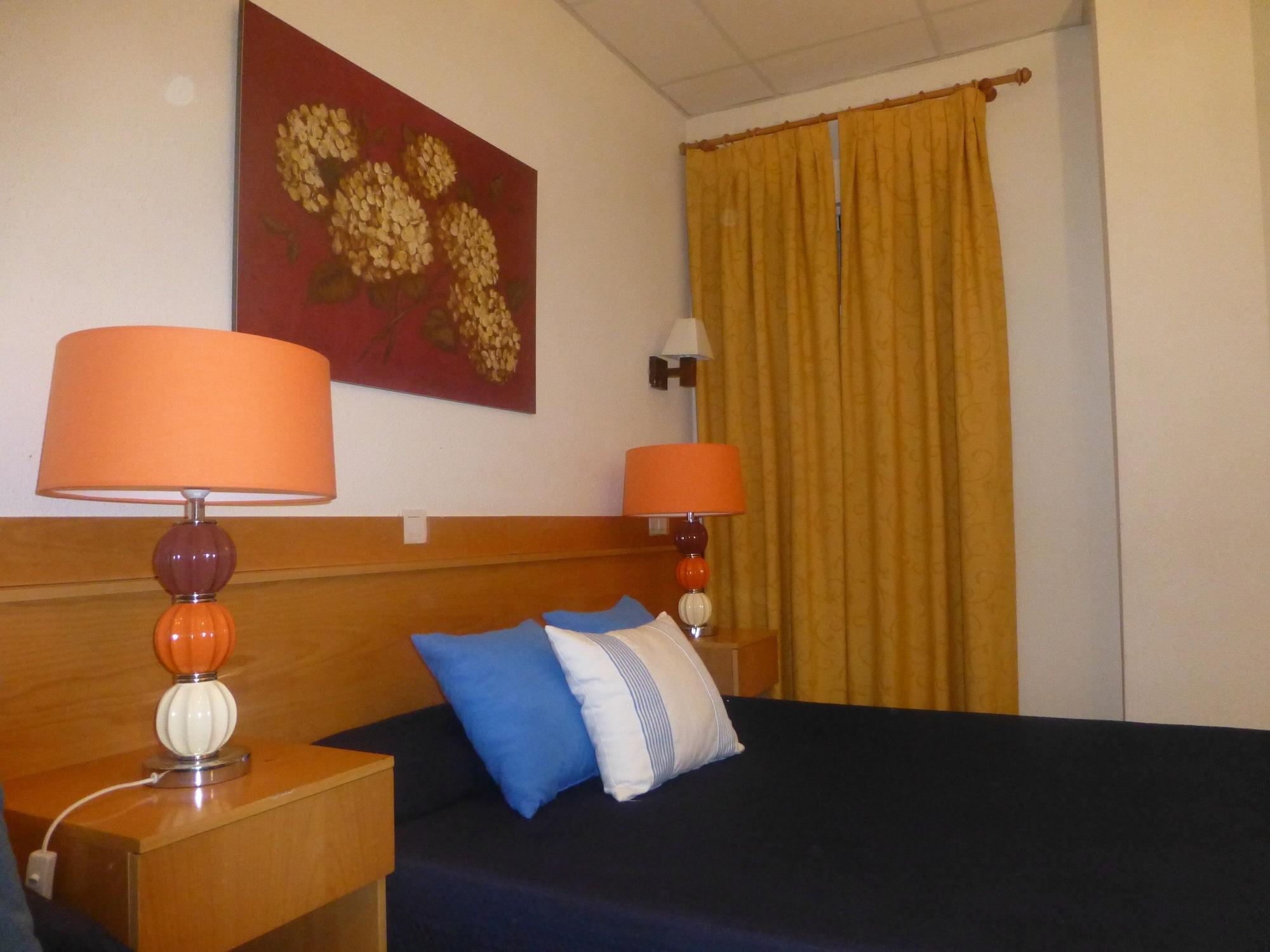 Hostal El Val Алькала-де-Энарес Экстерьер фото